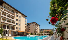 Отель "Aparthotel Rose Village" 3*. Солнечный берег-81698720