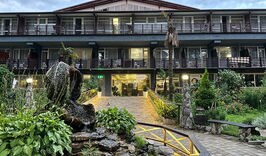 Отель "Пицунда" в Пицунде на поезде-1566644199