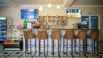 Гостиница "Империя" в г. Гагра на поезде-1582257842