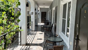 Гостевой дом "Изумрудный" в г. Гагра на самолете-1192064882