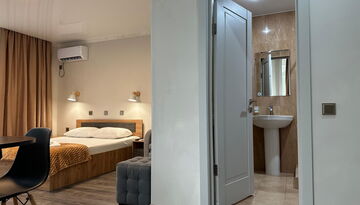 Отель "Пицунда" в Пицунде на поезде-708784777