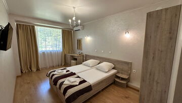 Отель "Пицунда" в Пицунде на поезде-1826227561