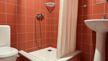 Отель "Пицунда" в Пицунде на поезде-1178260988