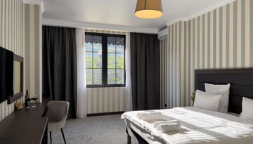 Отель "Lоft Hotel" в Новом Афоне на поезде-452768931