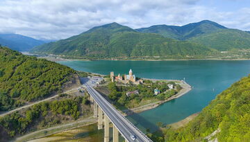 Праздник сбора винограда в Грузии - РТВЕЛИ-444619970