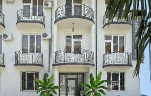 Отель "Aura city hotel" в г. Гагра на поезде-892320486